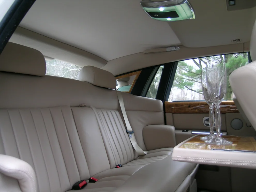 M &amp;amp; V Limousines