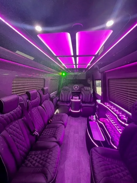 M &amp;amp; V Limousines