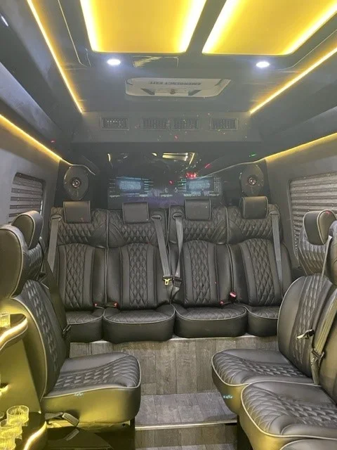 M &amp;amp; V Limousines