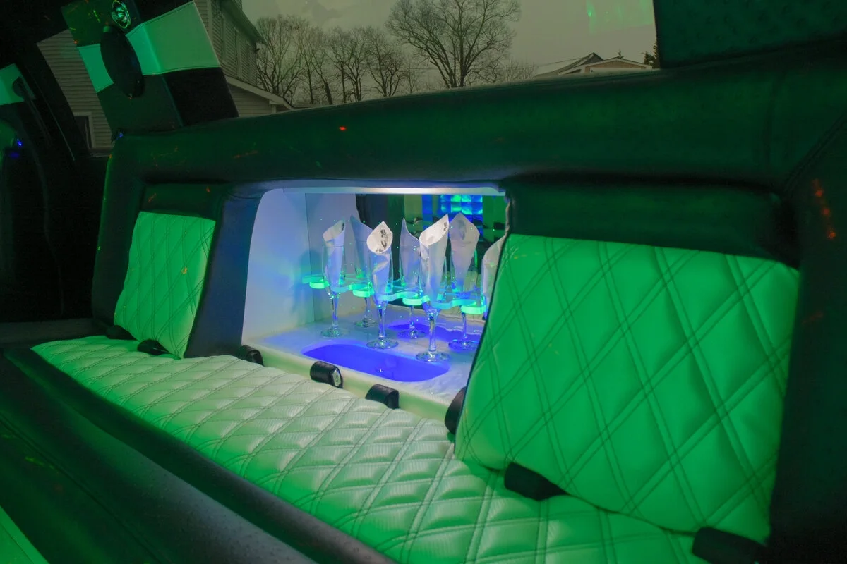 M &amp;amp; V Limousines