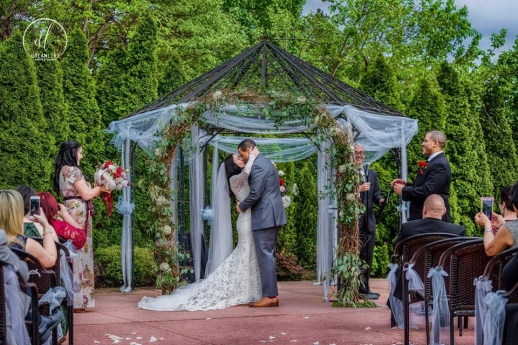 Douglaston Manor
