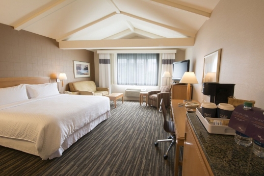 Four Points by Sheraton Melville Long Island