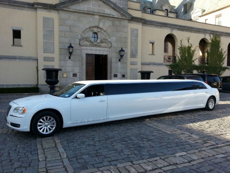 M & V Limousines